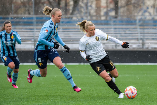 Djurgårdens Tilde Lindwall och AIKs Matilda Nildén