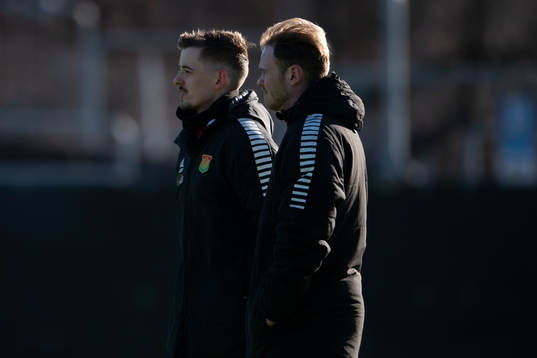 Fysioterapeut Felix Karlsson och akademifysio Anton
