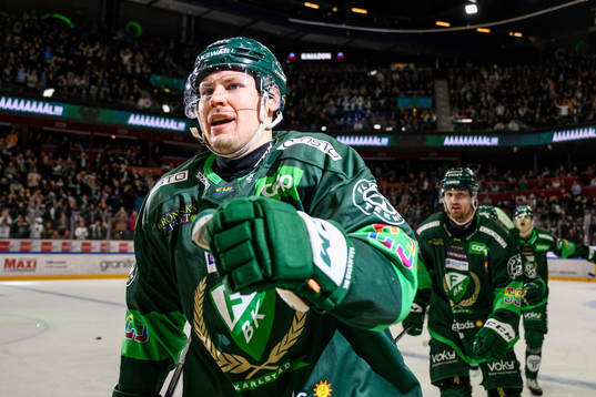 Färjestads Ville Pokka jublar
