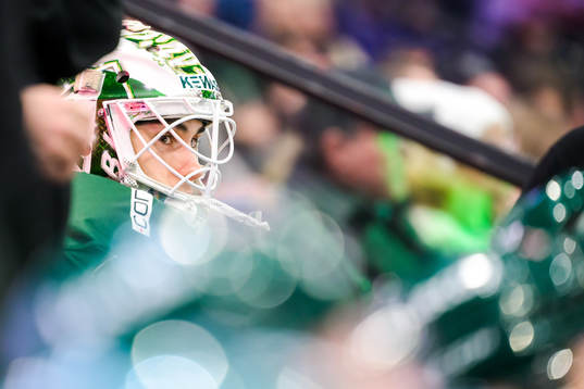 Färjestads målvakt Matthew Tomkins deppar