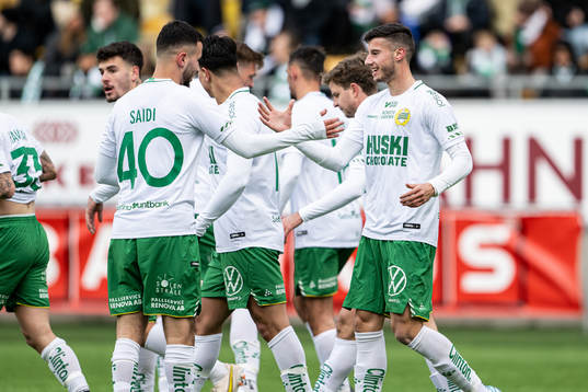 Hammarbys Viktor Djukanovic jublar med Abdelrahman Saidi