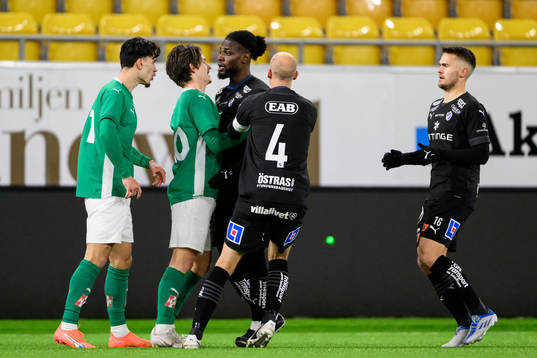 Jönköpings Södras Flamur Dzelili och Halmstads Joseph