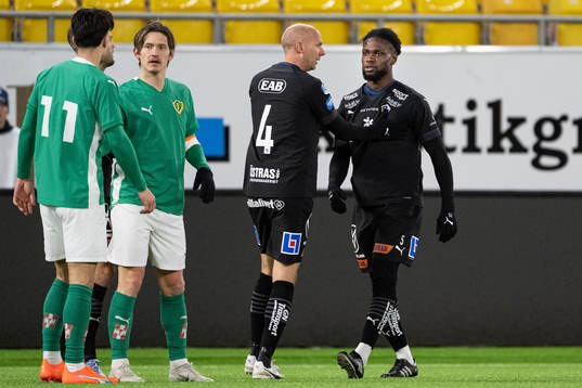 Halmstads Joseph Baffoe reagerar
