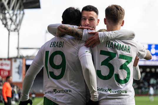Hammarbys Jusef Erabi jublar med Abdelrahman Saidi och