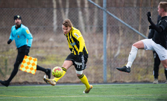 IFK Hässleholms Isaac Holmberg  i träningsmatchen mellan