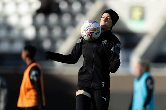 Häckens Aivi Luik innan fotbollsmatchen i Svenska Cupen