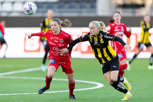 Örebros Katariina Kosola och Häckens Anna Sandberg