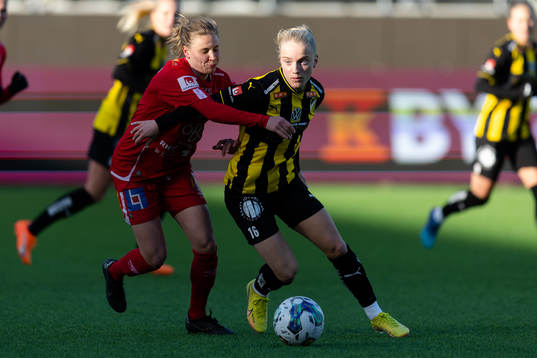 Örebros Katariina Kosola och Häckens Anna Sandberg