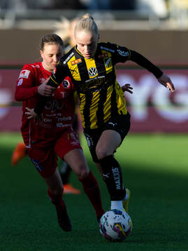 Örebros Katariina Kosola och Häckens Anna Sandberg
