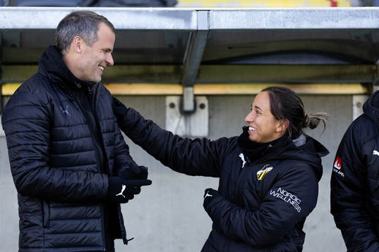 Häckens tränare Robert Vilahamn och assisterande tränare