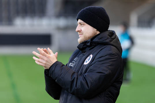 Örebros tränare Rickard Johansson innan fotbollsmatchen i