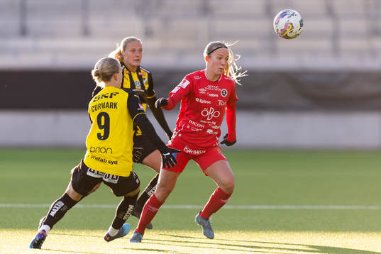 Häckens Filippa Curmark och Örebros Lisa Frisk