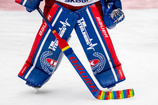 Oskarshamns målvakt Tim Juel pride klubba