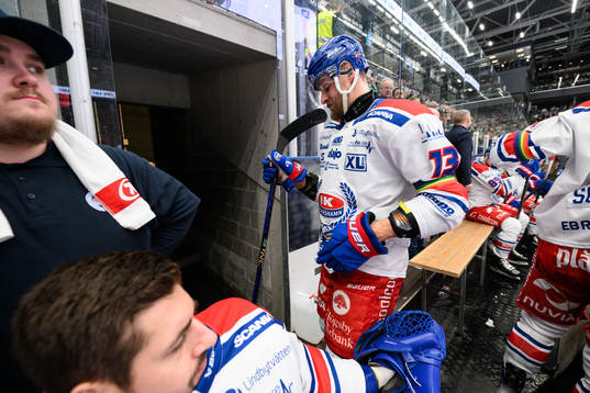 Oskarshamns Jiri Smejkal lämnar isen