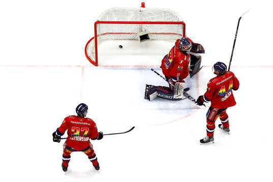 Det efter mål 1-2 av HV71s Joseph Laleggia förbi
