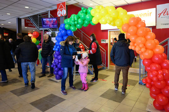 Ballonger i pridefärger