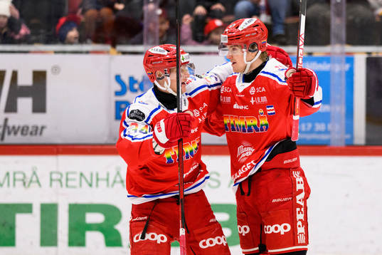 Timrås Sebastian Hartmann jublar