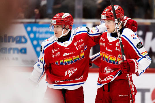 Timrås Sebastian Hartmann jublar