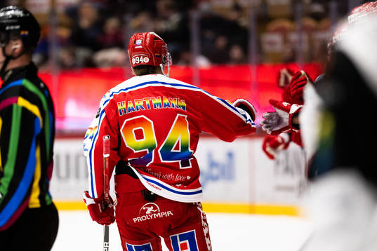 Timrås Sebastian Hartmann jublar