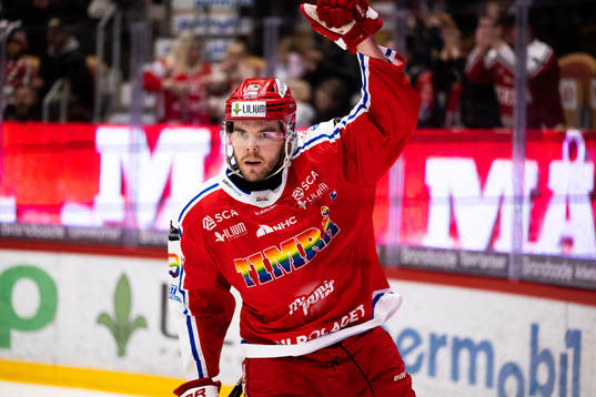 Timrås Magnus Pääjärvi jublar