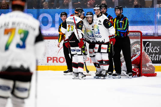 Malmö Redhawks Johan Olofsson jublar