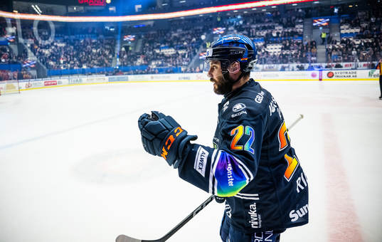 Växjös Tobias Rieder jublar