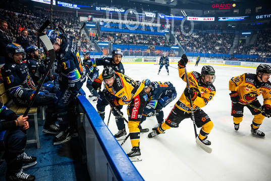 Luleås Joonas Rask och Isac Hedqvist mot Växjös Tobias