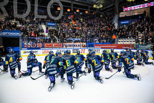 Växjös spelare jublar