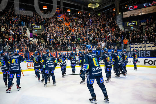 Växjös spelare jublar
