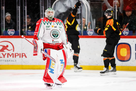 Frölundas målvakt Lars Johansson deppar efetr 3-0