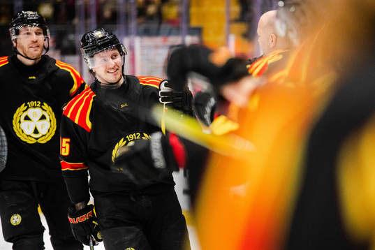 Brynäs Nick Olesen jublar
