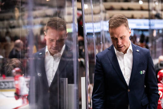 Frölundas tränare Roger Rönnberg deppar