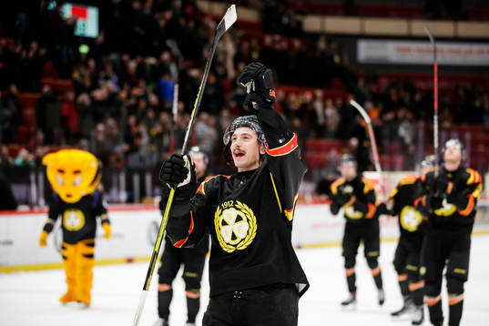 Brynäs Hannes Björninen jublar