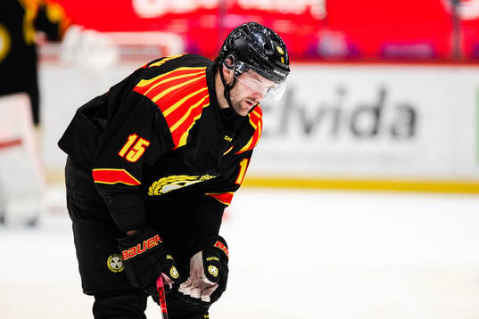 Brynäs Simon Bertilsson har ont