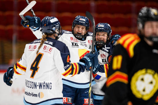 Djurgårdens Nicole Hall jublar