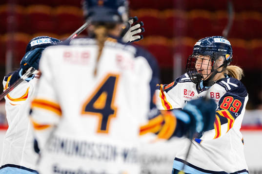 Djurgårdens Nicole Hall jublar