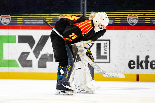 Brynäs målvakt Amanda Johansson deppar