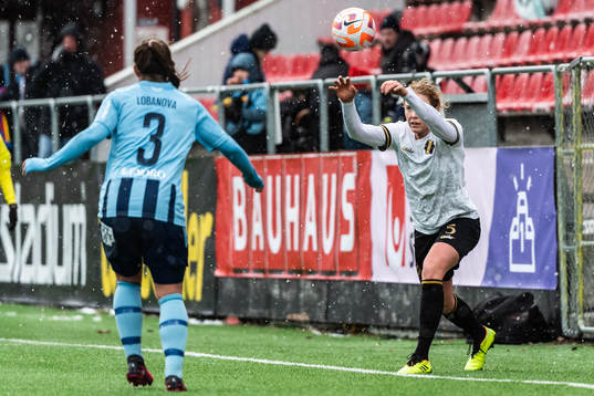 Djurgårdens Alexsandra Lobanova AIKs Sara Nordin