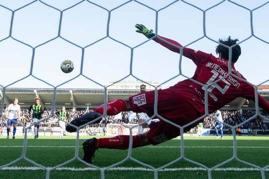 GAISs Mervan Celik gör 2-1 på straff