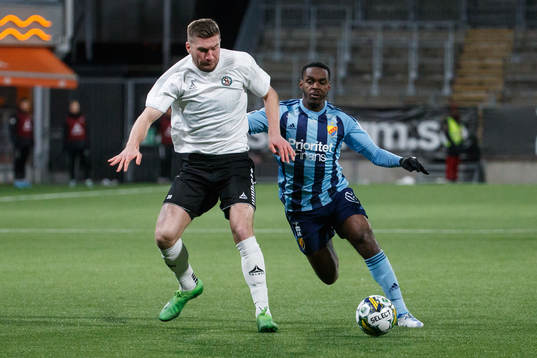 Örebros Axel Andresson och Djurgårdens Joel Asoro