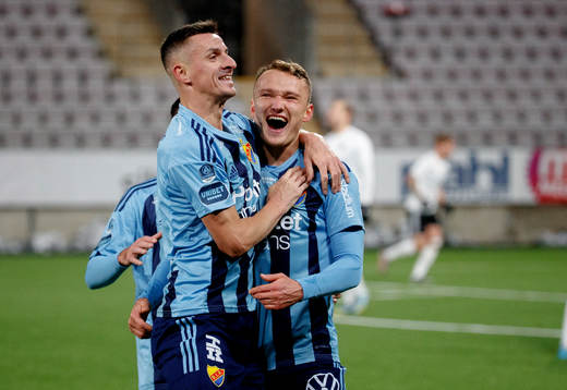 Djurgårdens Piotr Johansson gör 1-2 och jublar med Haris