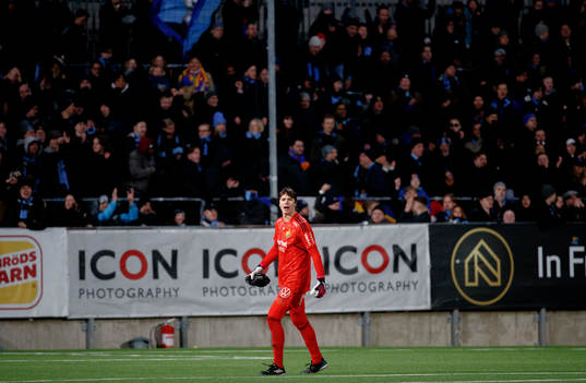 Djurgårdens målvakt Jacob Widell Zetterström jublar vid
