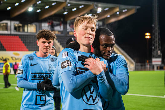 Landskronas Melker Widell och Kofi Asare jublar