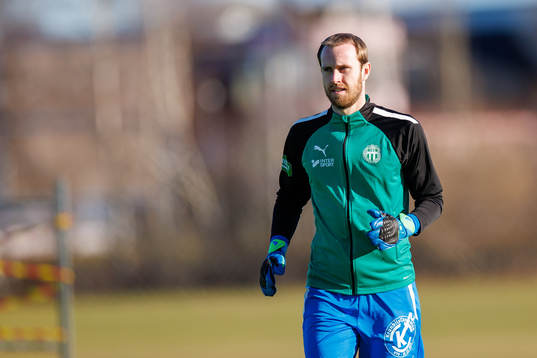 Västerås SKs målvakt Daniel Svensson före