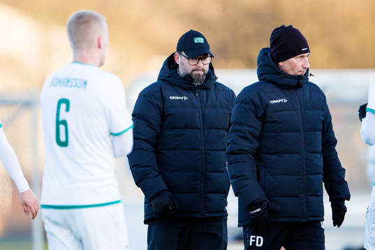 Varbergs huvudtränare Joakim Persson och assisterande