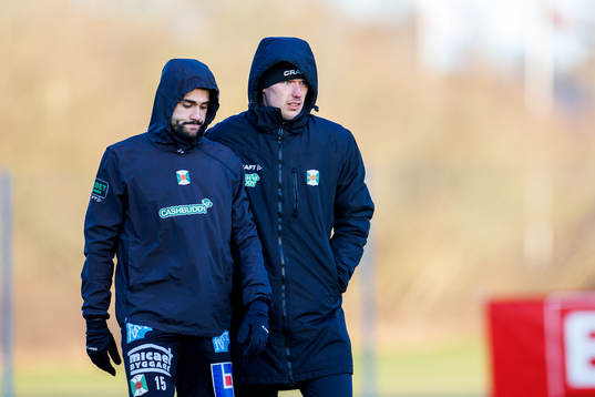Varbergs Ömur Pektas och Hampus Zackrisson deppar