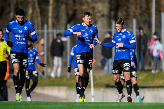 Trelleborgs Mikko Viitikko och Nicolas Mortensen jublar