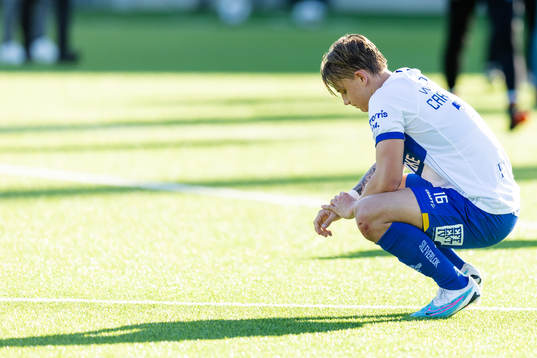 IFK Göteborgs Linus Carlstrand deppar