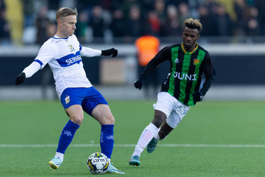 IFK Göteborgs Oscar Wendt och GAIS Rickard Emeka Friday