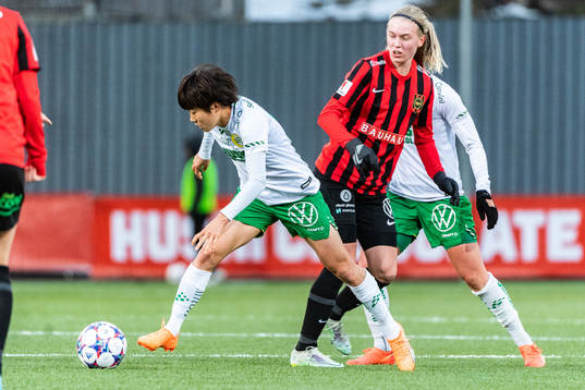 Hammarbys Maika Hamano och Brommapojkarnas Saga Swedman